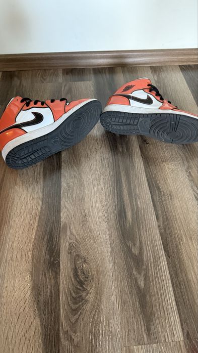 Маратонки Nike Air Jordan mid оранжеви, 38 номер