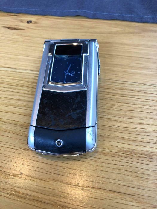 Vertu Ayxta оригинален