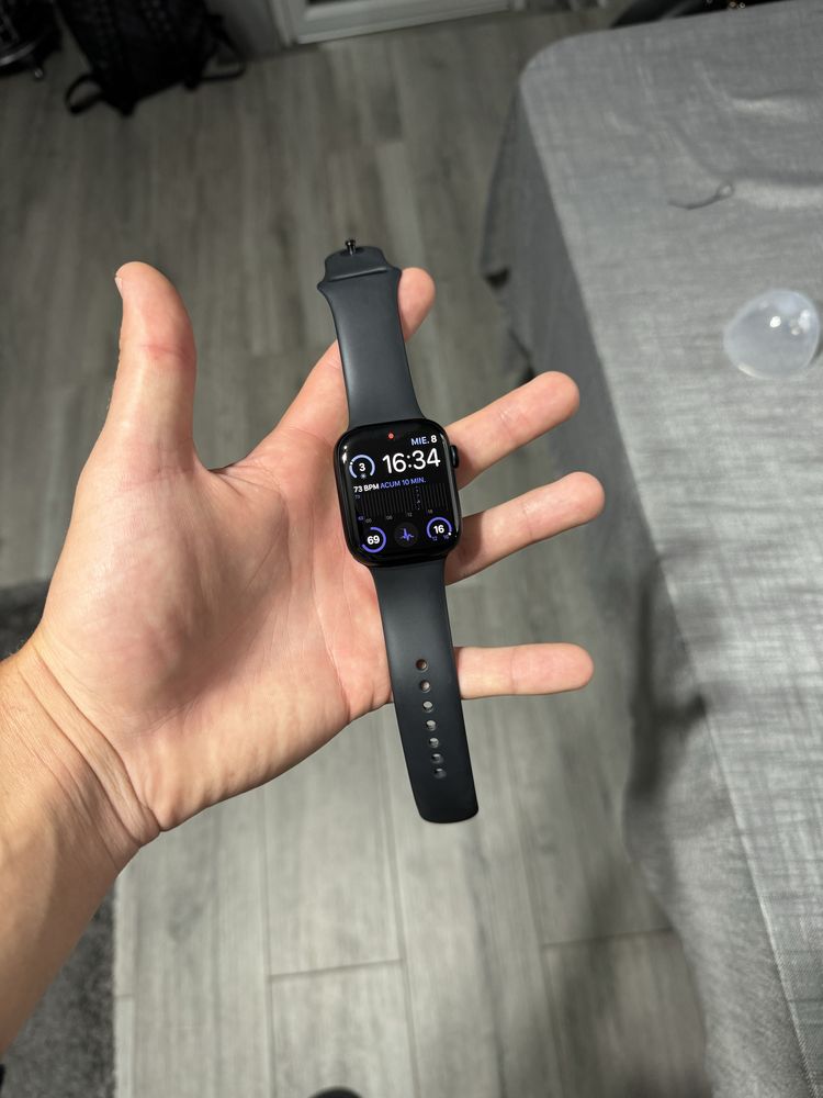 Vand Apple Watch s8 gps+cellular aproape nou
