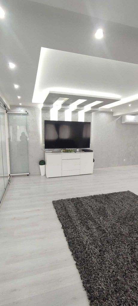 Продава се Тристаен апартамент в Асеновград - 135 кв.м за 1112 €/кв.м - Снимка #9