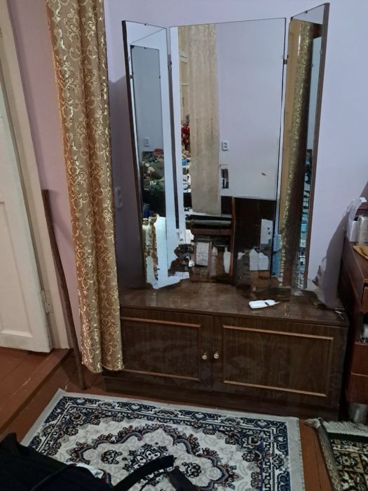 Продам прямой зеркалом в хорошем состоянии