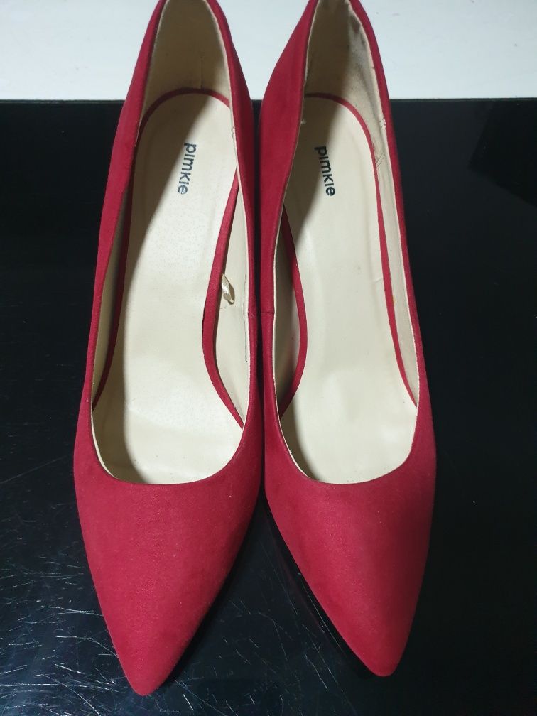 Pantofi stiletto roșii, marime 41