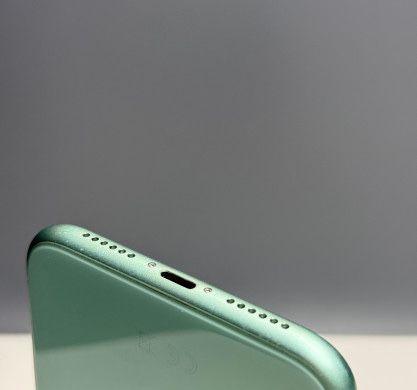продам IPhone 11