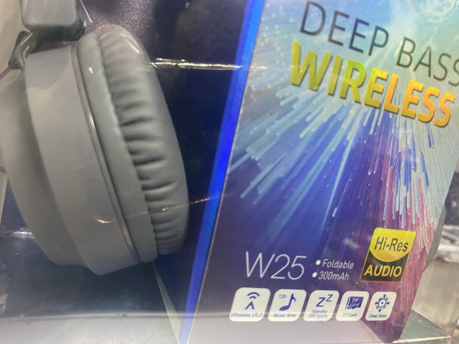 Наушники продам срочно