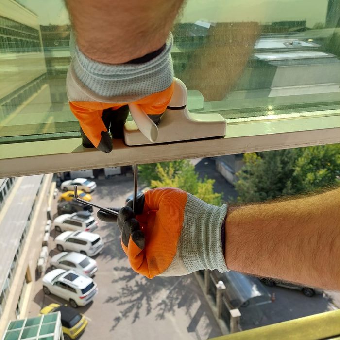 РЕМОНТ окон и дверей. Москитные сетки. Подоконники. Стеклопакеты. Окна