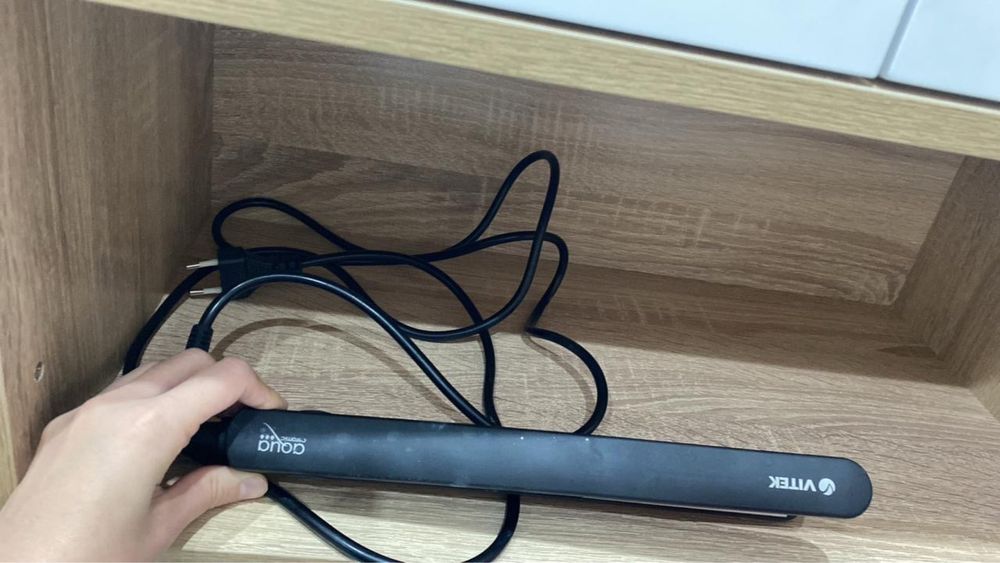 Продам утежок ( выпрямитель) для волос