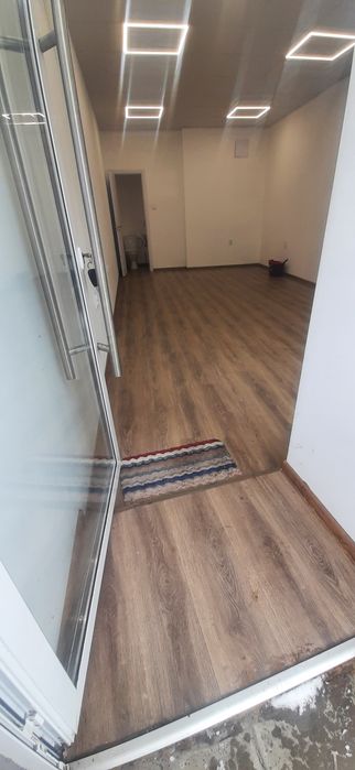 Отдава се под наем търговско помещение от 25кв до Стемо