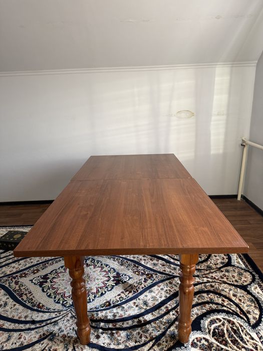 Продам стол ( для гостиной)