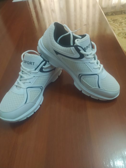 Кросовки новые спортивные размер 45