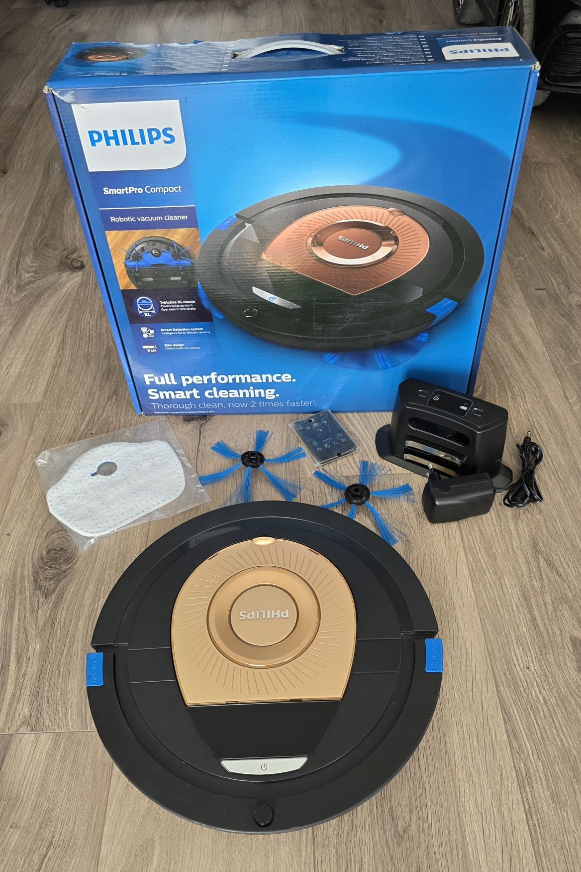 Прахосмукачка робот Philips SmartPro Compact FC8776