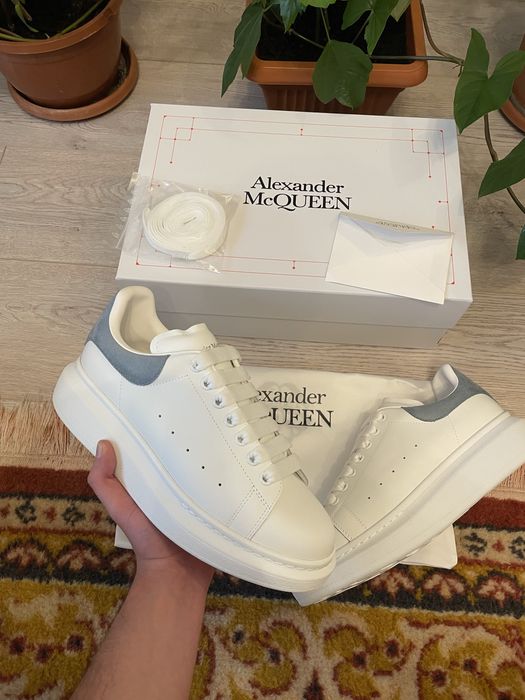 Alexander McQueen 42