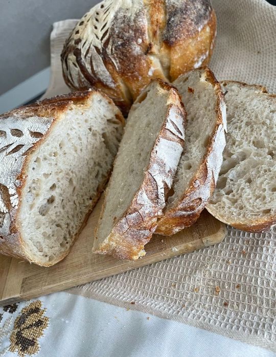 Pâine cu maia – artizanală, făcută în casă – 100% naturală