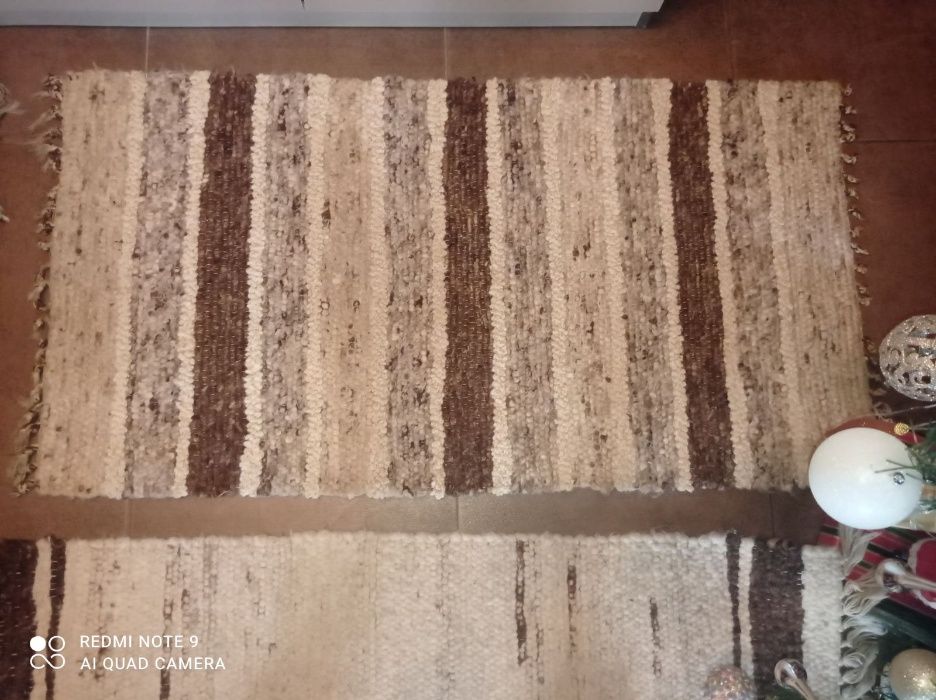 Четири ръчно тъкани вълнени пътеки