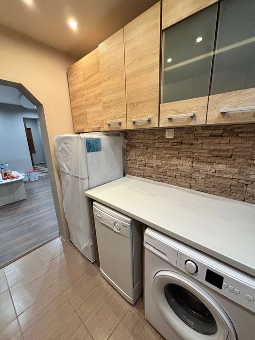 Под наем Етаж от къща