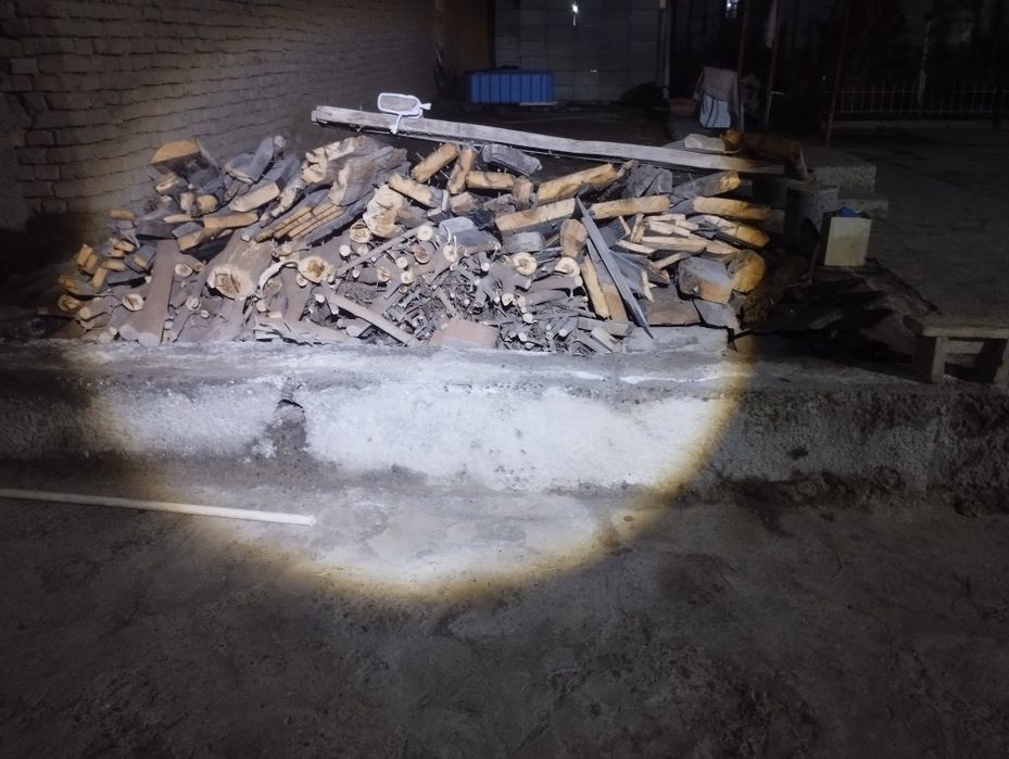 Отин сотилади куруг