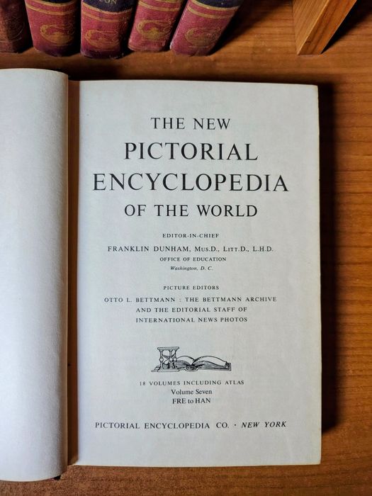 Enciclopedia ilustrata a omenirii, in limba engleza