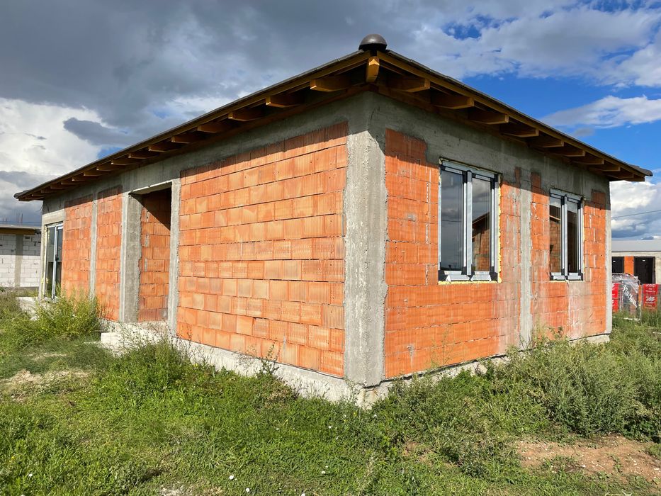 De vanzare casa parter