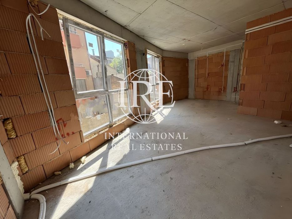 Продава се Двустаен апартамент в Варна, Погреби - 79 кв.м за 1627 €/кв.м - Снимка #2