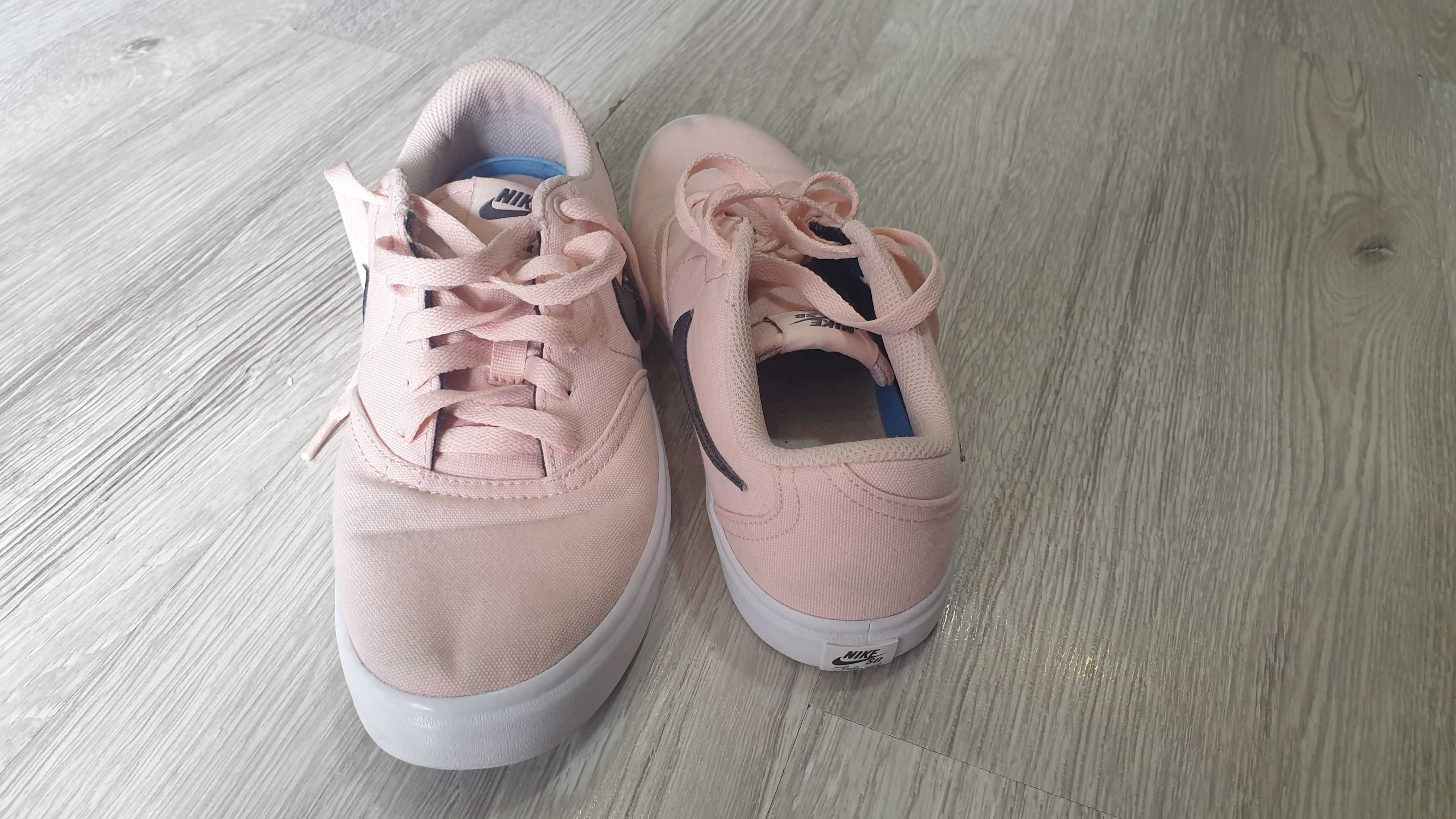 39 номер NIKE Дамски Кецове NIKE SB CHECK Маратонки