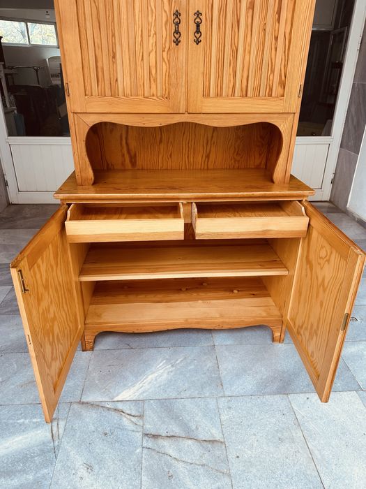 Масивен дървен бюфет / шкаф в рустик стил – отлично състояние