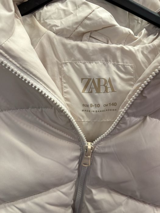 Два броя якета на марката Zara