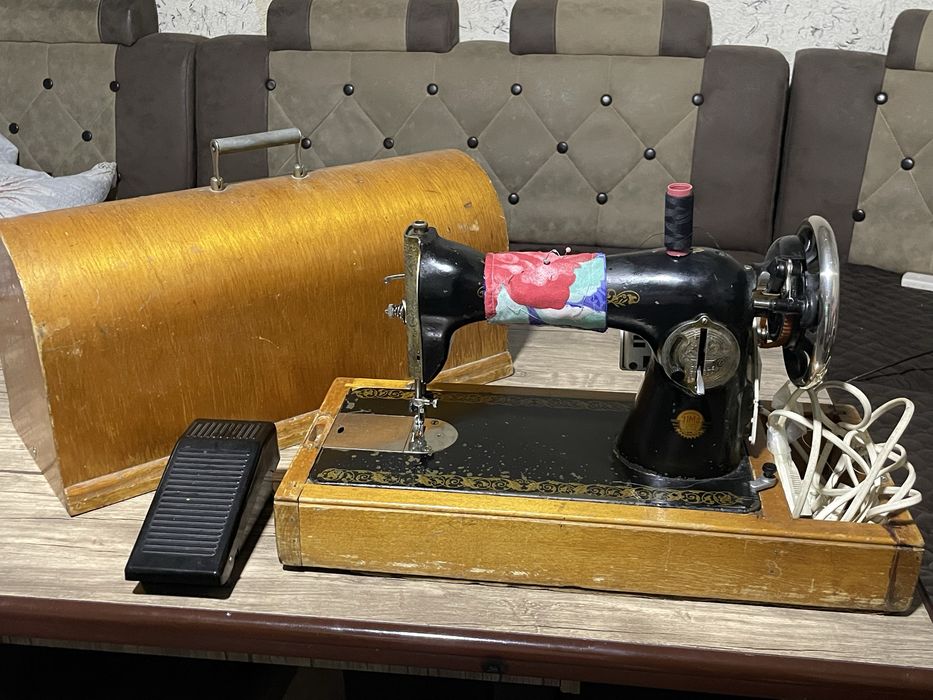 швейная машинка электрическая советская