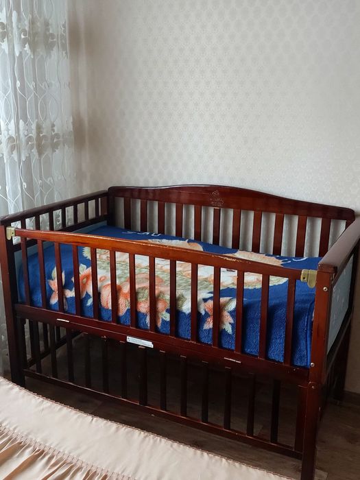 Детская кроватка