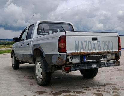 Vănd Mazda b2500