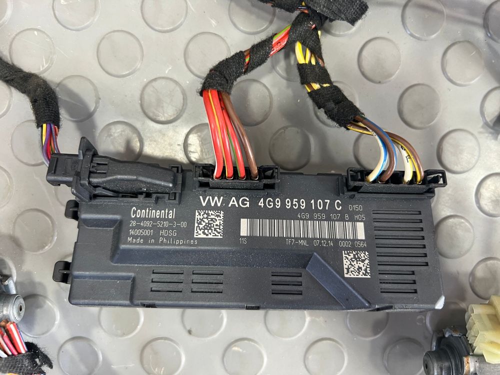 Sistem Complet/Motoras Actionare Portbagaj Electric Audi A6 4G C7