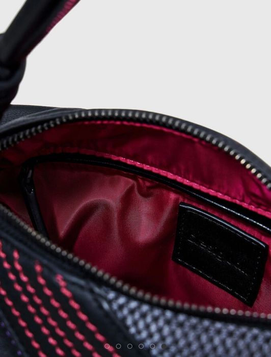 DESIGUAL чанта с контрастни шефове *Чисто Нова с етикет*