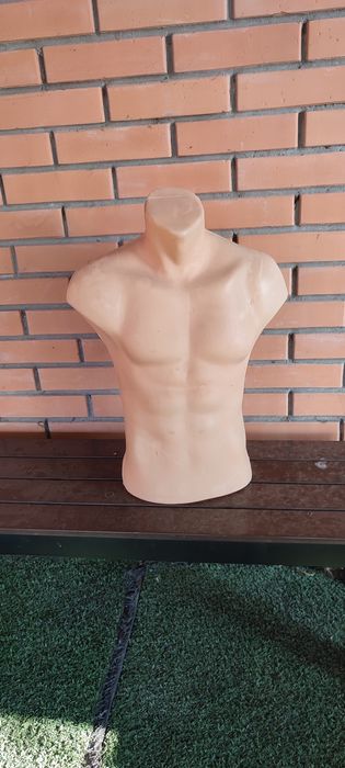 Продам три манекена для одежды
