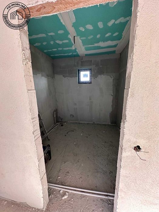 Casa semifinisata la intrare in Catalina