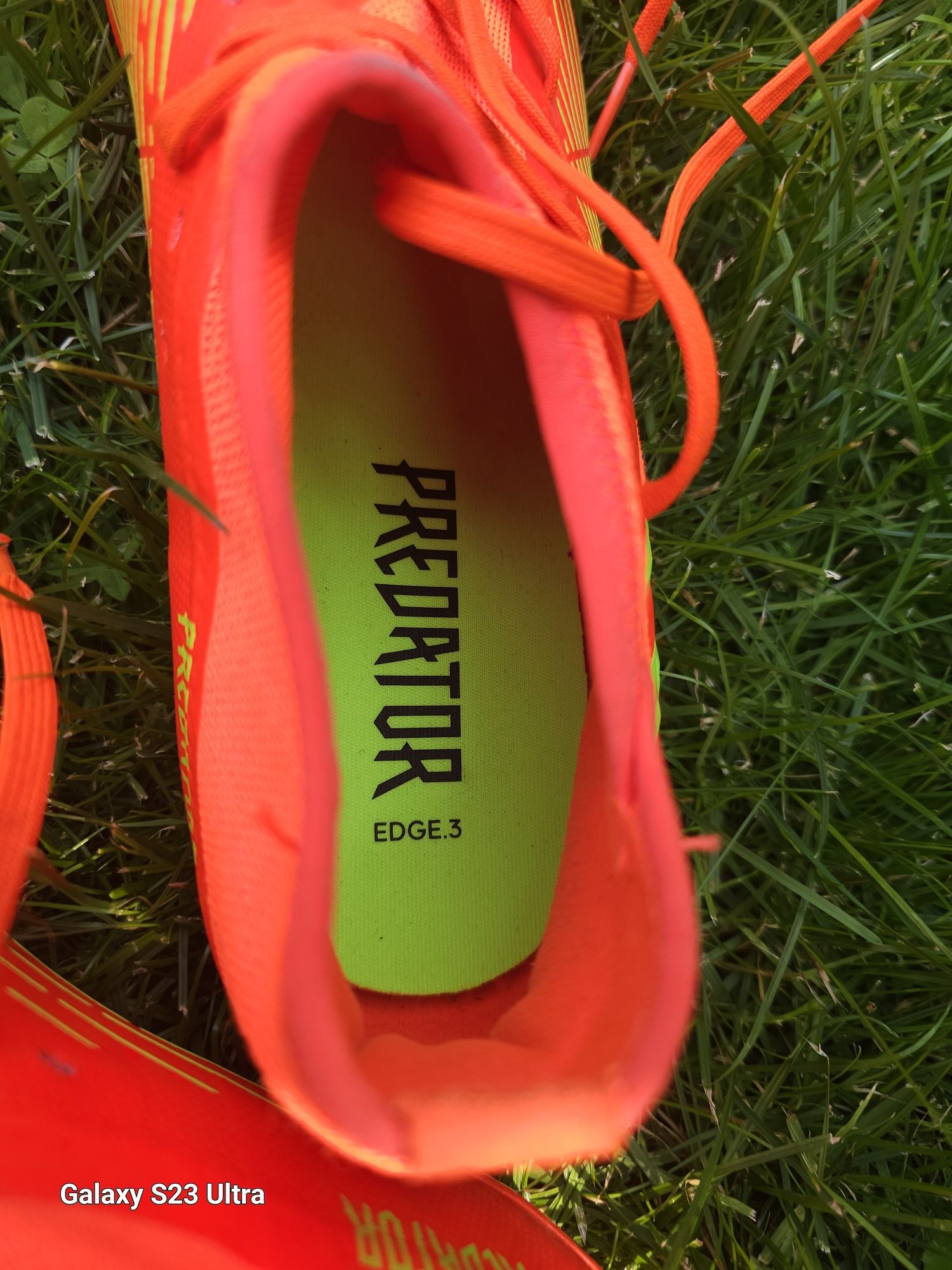 Ghete fotbal Adidas Predator