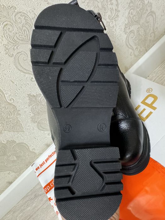 Продам женскую зимную обув