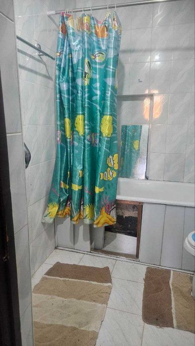 Чиланзар-20 Квартал. 1 / 4 / 4 комнат. Общежитие 19 м2. Газ есть.