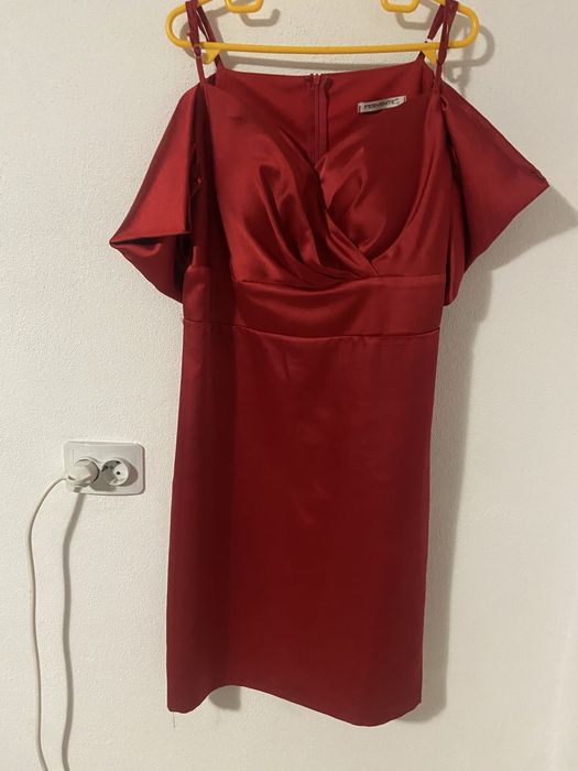 Rochie rosie marimea 46