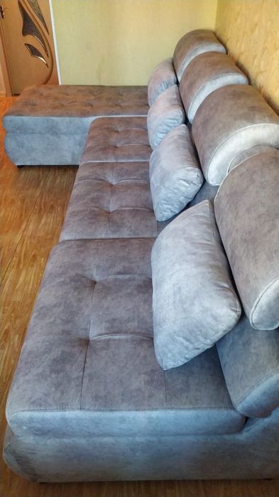 Продаю диван угловой