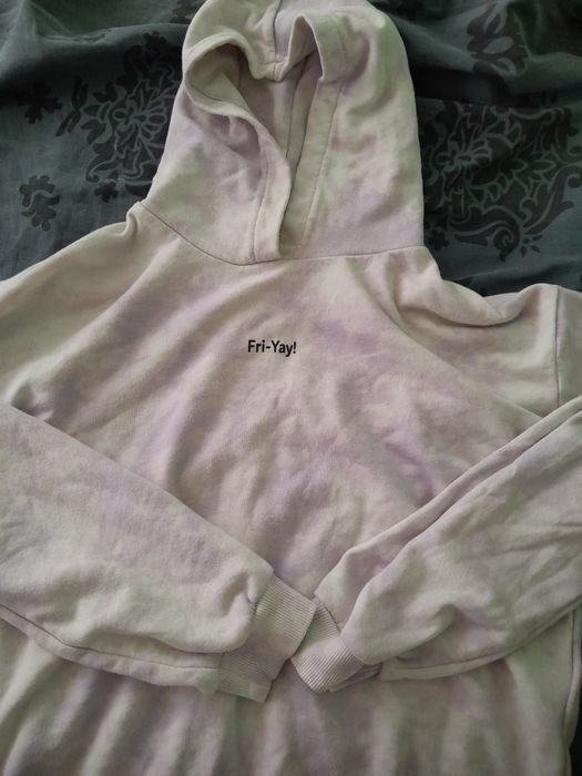 Черен и шарен суичър