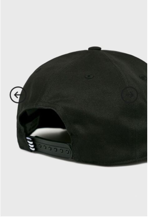 Sepci Adidas noi,cu eticheta