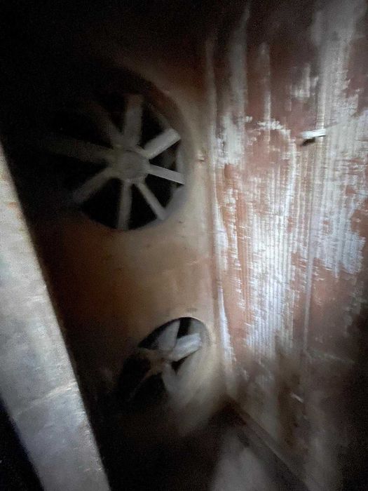 Vand uscator cherestea si masina gaurit multiplu.