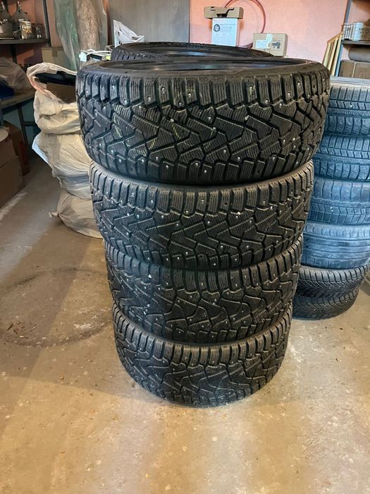 Зимние шипованные шины Pirelli ICE ZERO 245/40/R20
