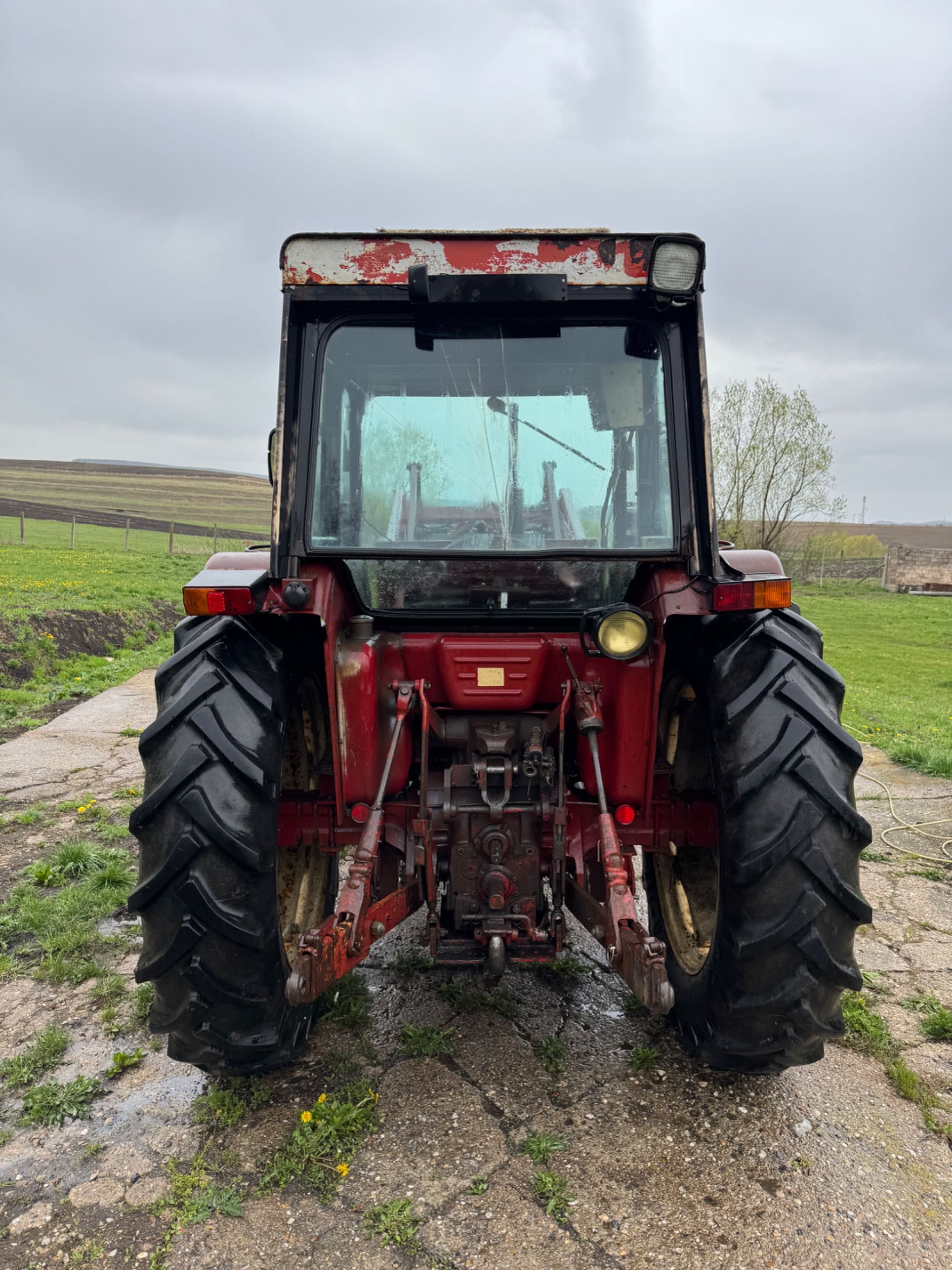 Case International 684 cu incărcător frontal