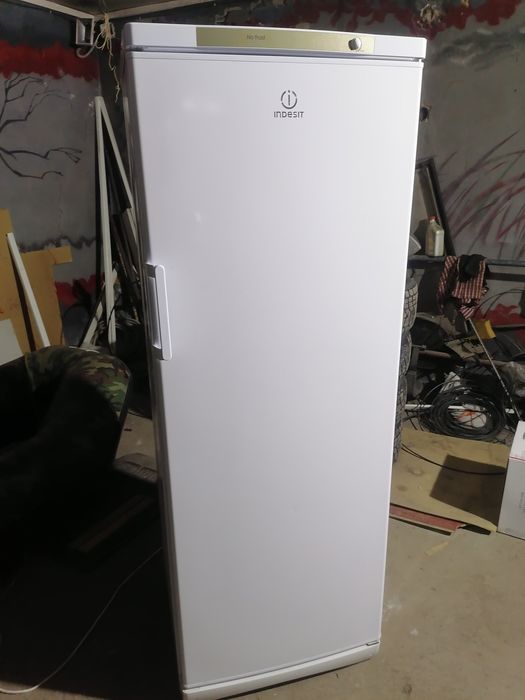 Продам морозильник Идезит