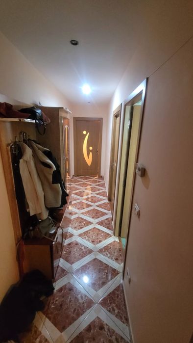Închiriez apartament