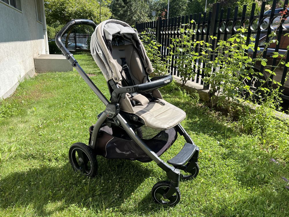 Продавам детска количка Peg Perego Book