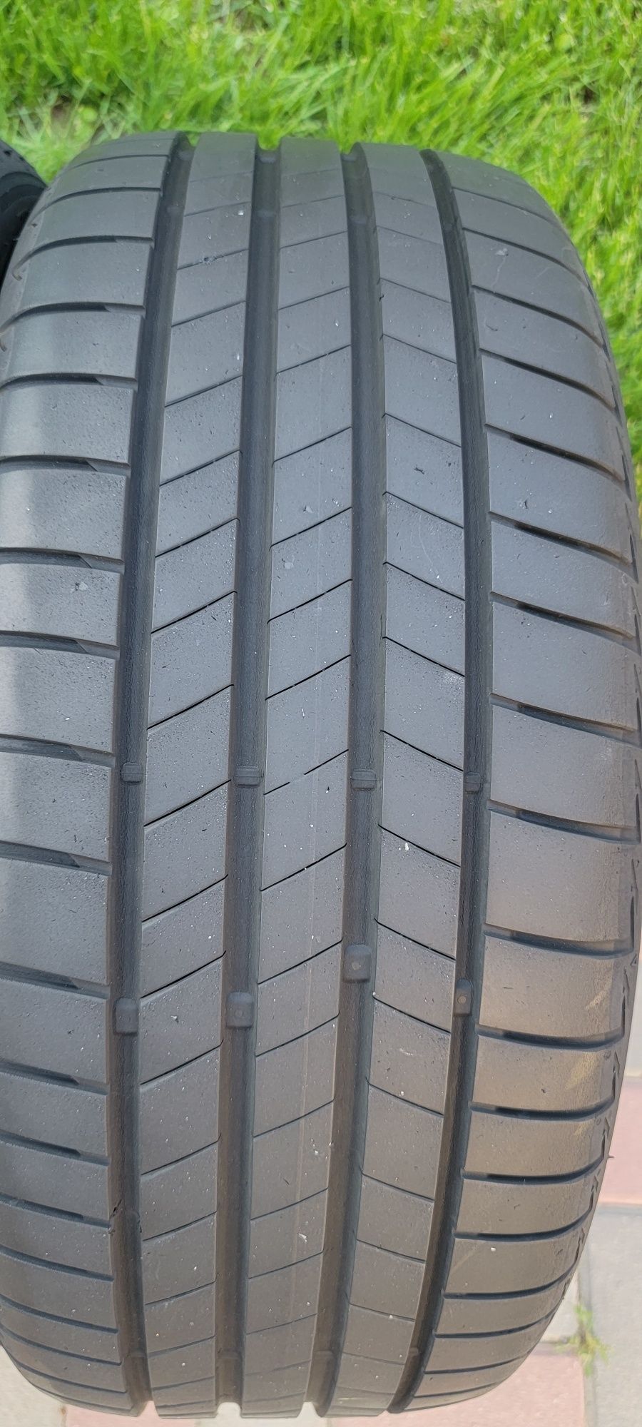 Doua anvelope de vara bridgestone 225 45 18