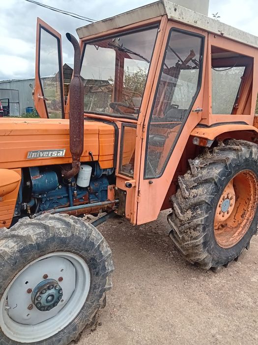 Tractor universal 445