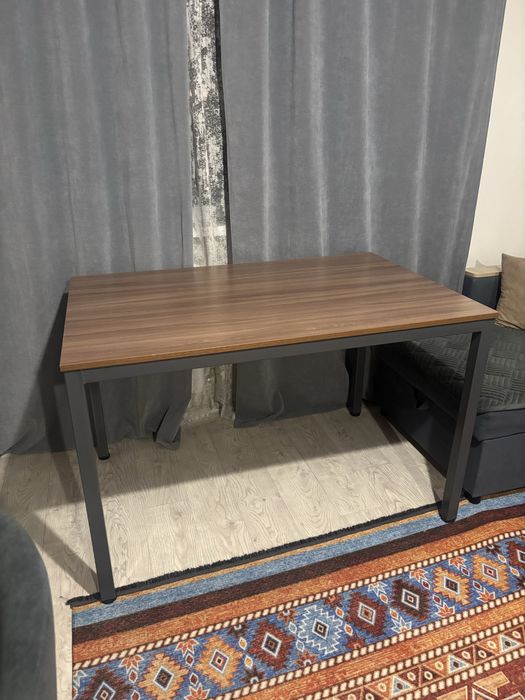 Продам кухонный стол