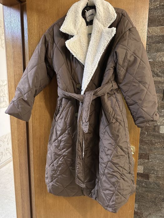 Зимно палто на марката June в кафяв цвят