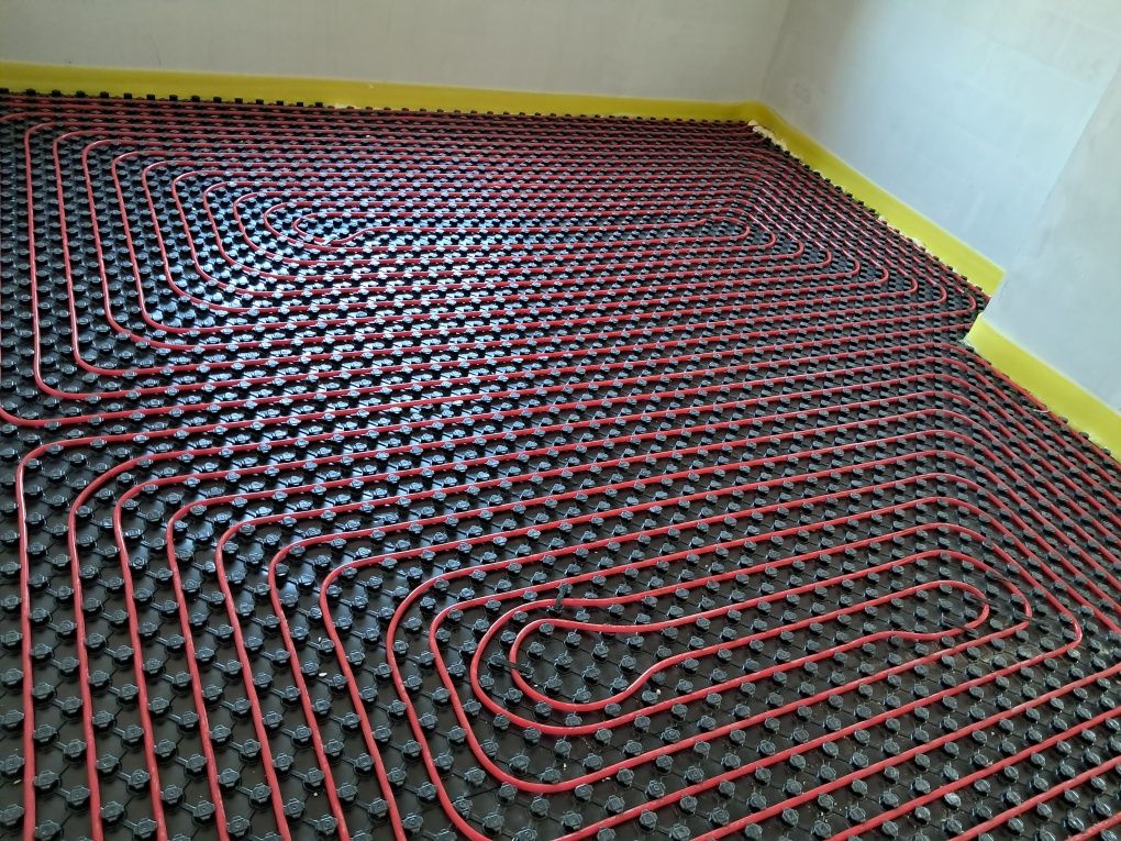 Realizam instalatii termice/sanitare.
